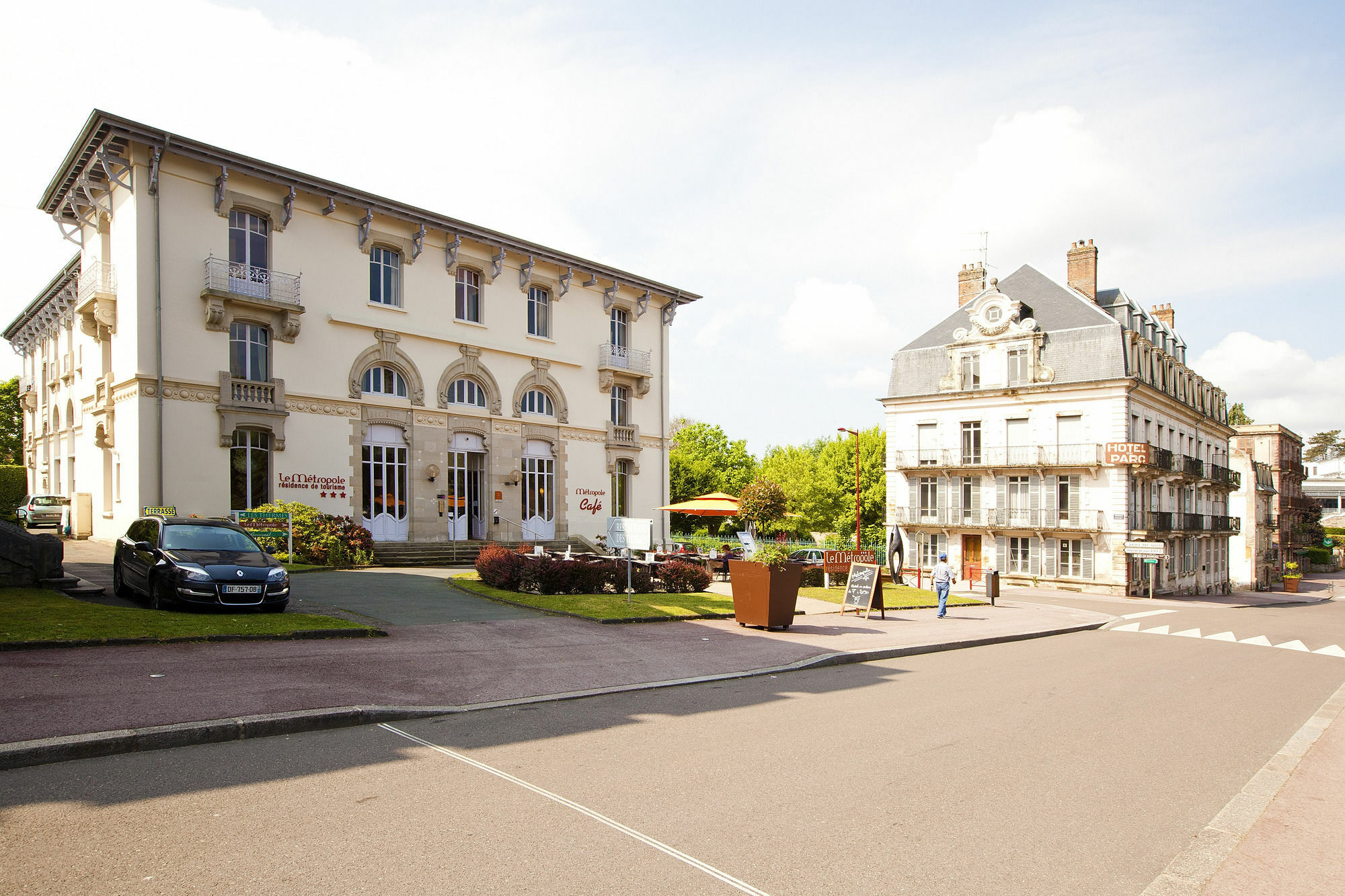 Hotels&Résidences - Le Metropole Luxeuil-les-Bains Extérieur photo